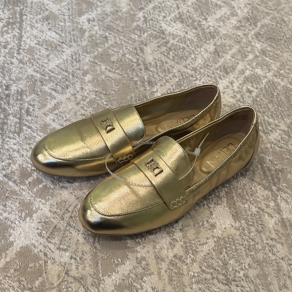 Deltas Gold Loafers  new with tags